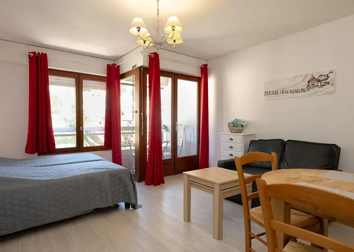 アパート Meuble エクスレバン